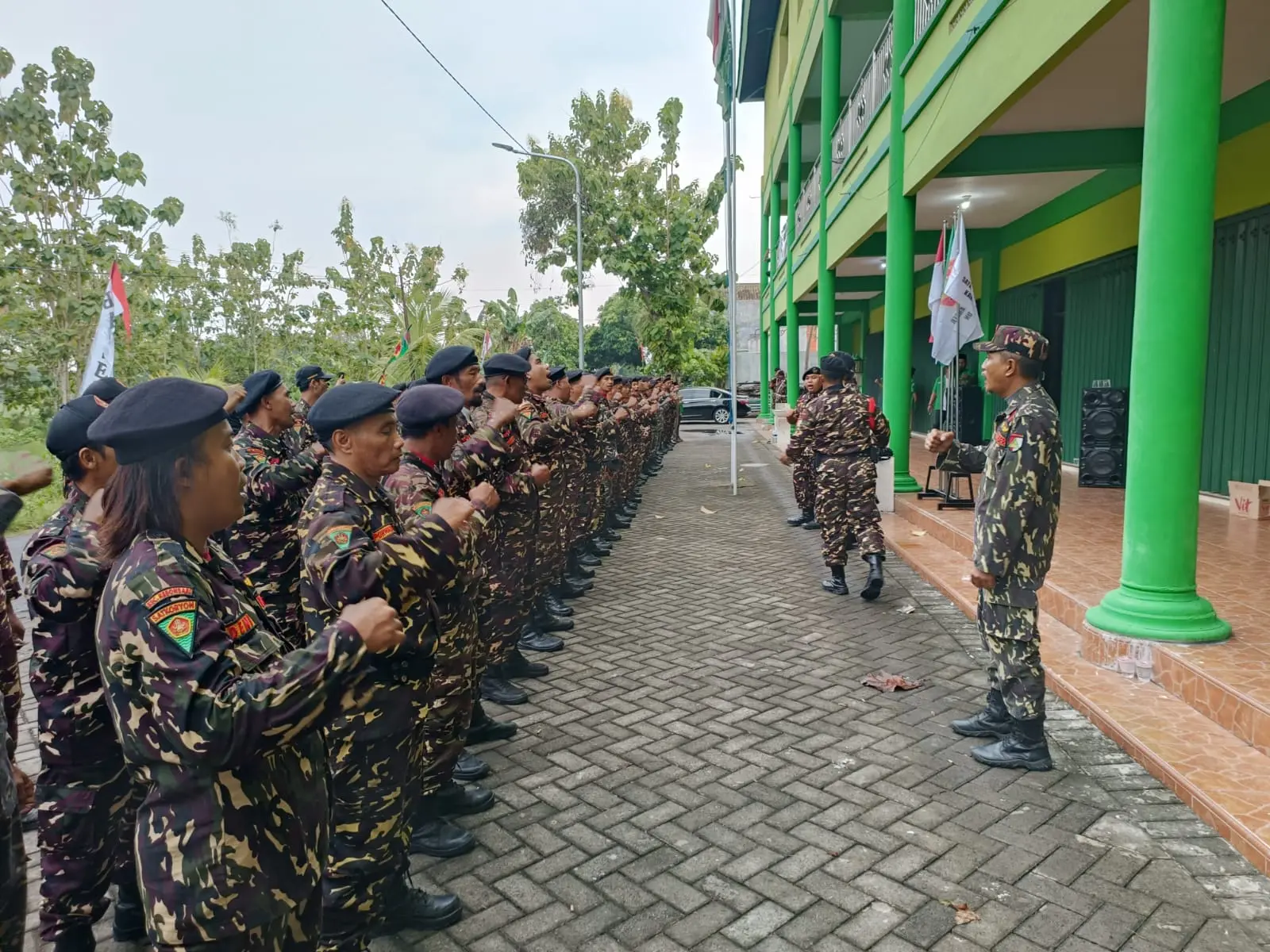 Banser Kabupaten Madiun Siaga Satu: Teguhkan Komitmen Jaga Kyai dan NKRI