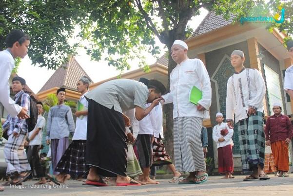 Pesantren Itu Memberi