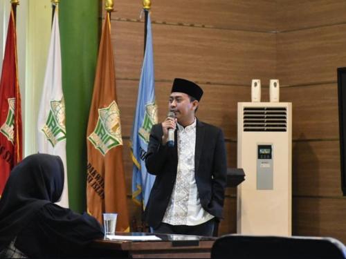Abdulloh Hamid, Dosen Muda UINSA Surabaya yang Gencar Kampanyekan Santri Melek Literasi Digital